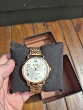 Coach 14502497 Delancey Silver Dial Rose Gold-Tone Ladies Watch New Rare Luxury